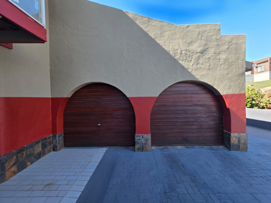 4 Bedroom Property for Sale in Wavecrest Eastern Cape